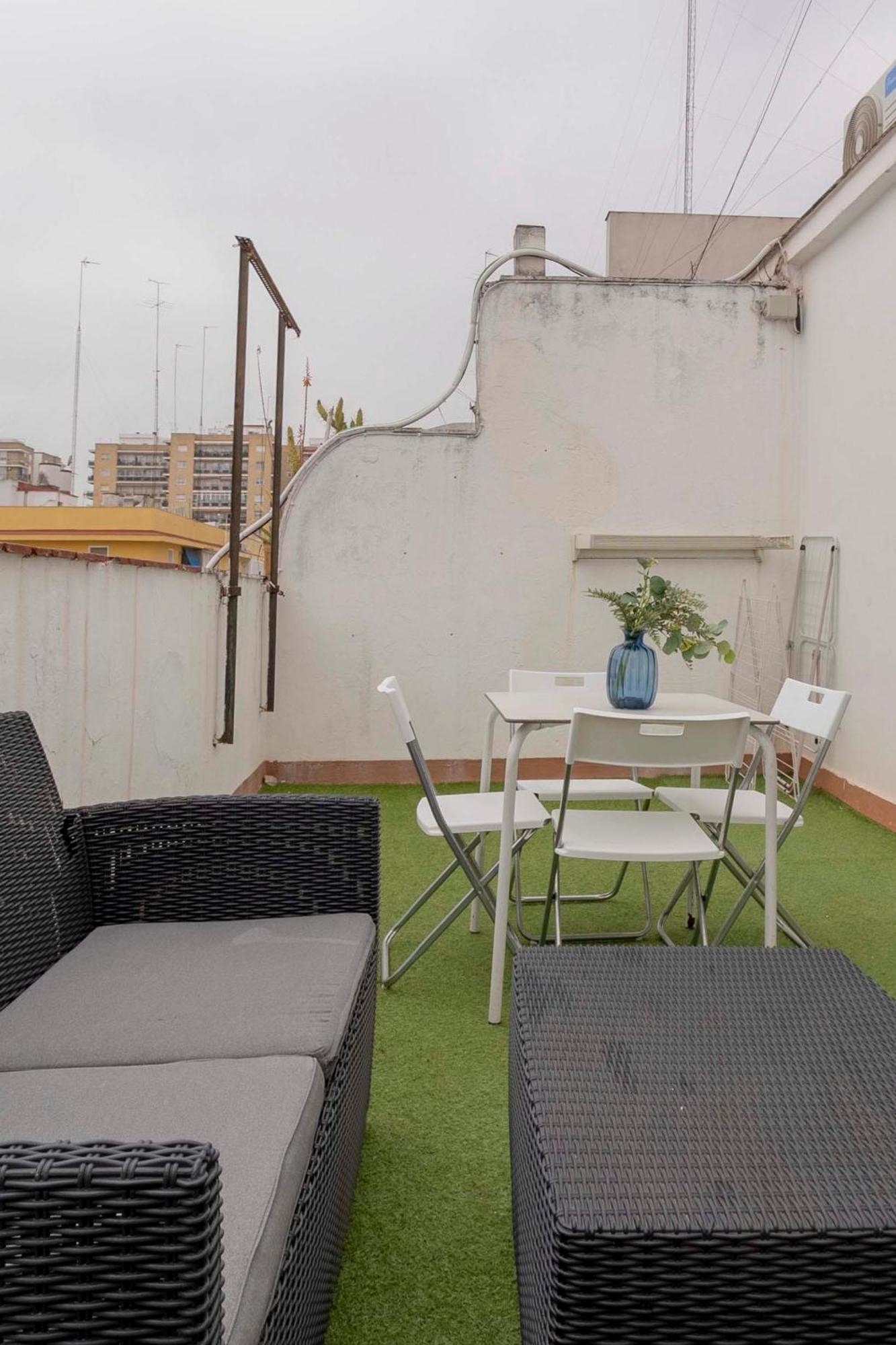 Apartamentos Los Remedios Sevilla Kültér fotó