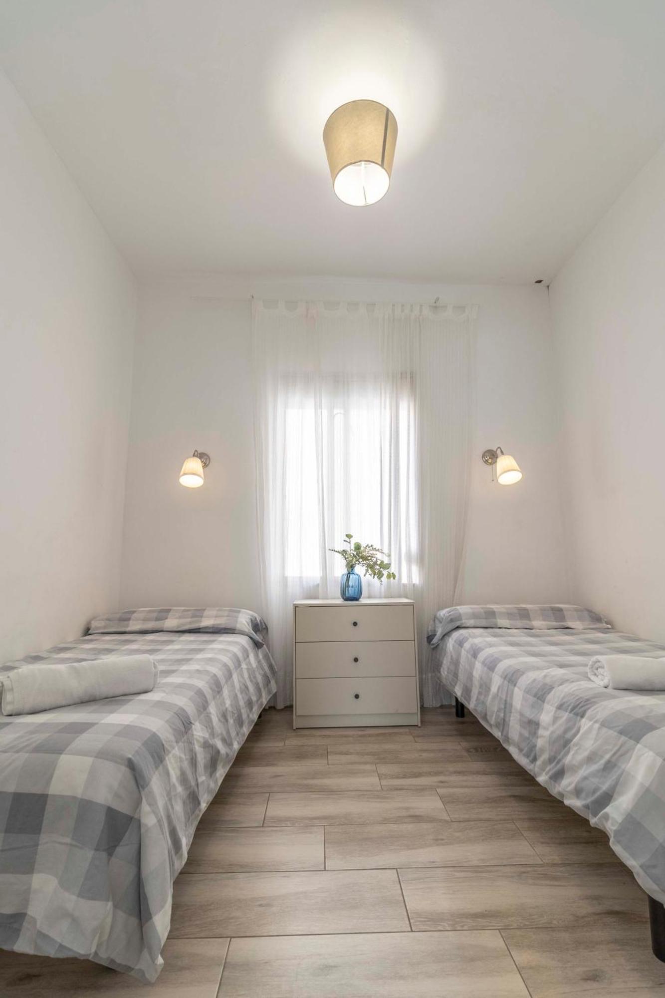 Apartamentos Los Remedios Sevilla Kültér fotó