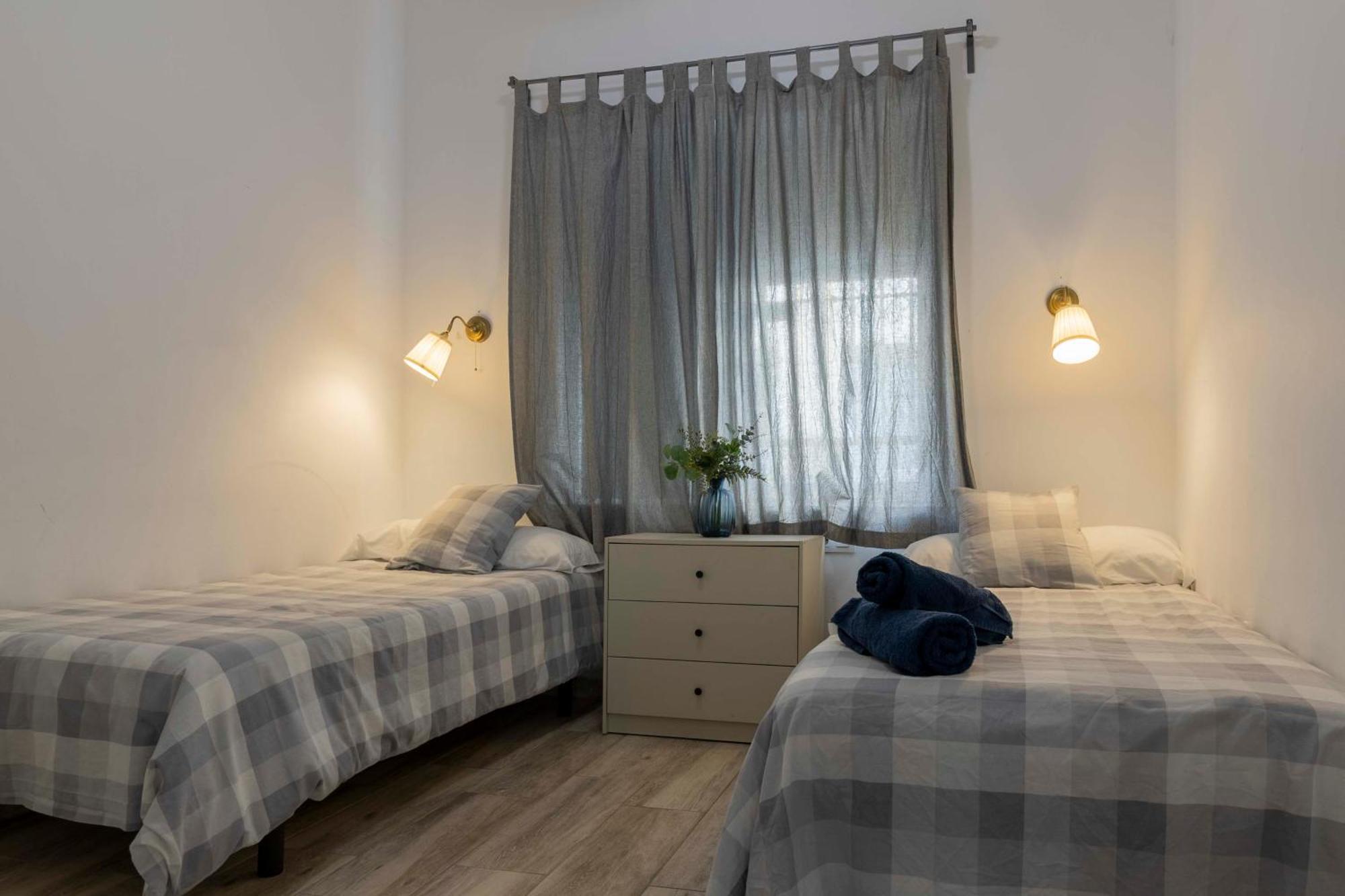 Apartamentos Los Remedios Sevilla Kültér fotó